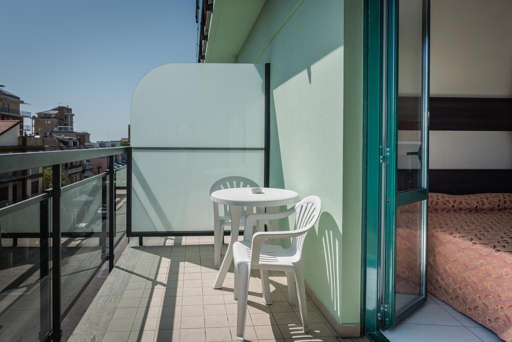 Hotel Taormina Σαν Μπενεντέτο ντελ Τρόντο Εξωτερικό φωτογραφία