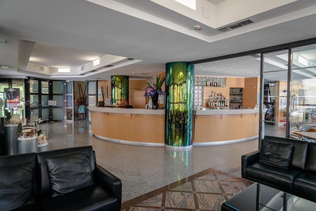 Hotel Taormina Σαν Μπενεντέτο ντελ Τρόντο Εξωτερικό φωτογραφία