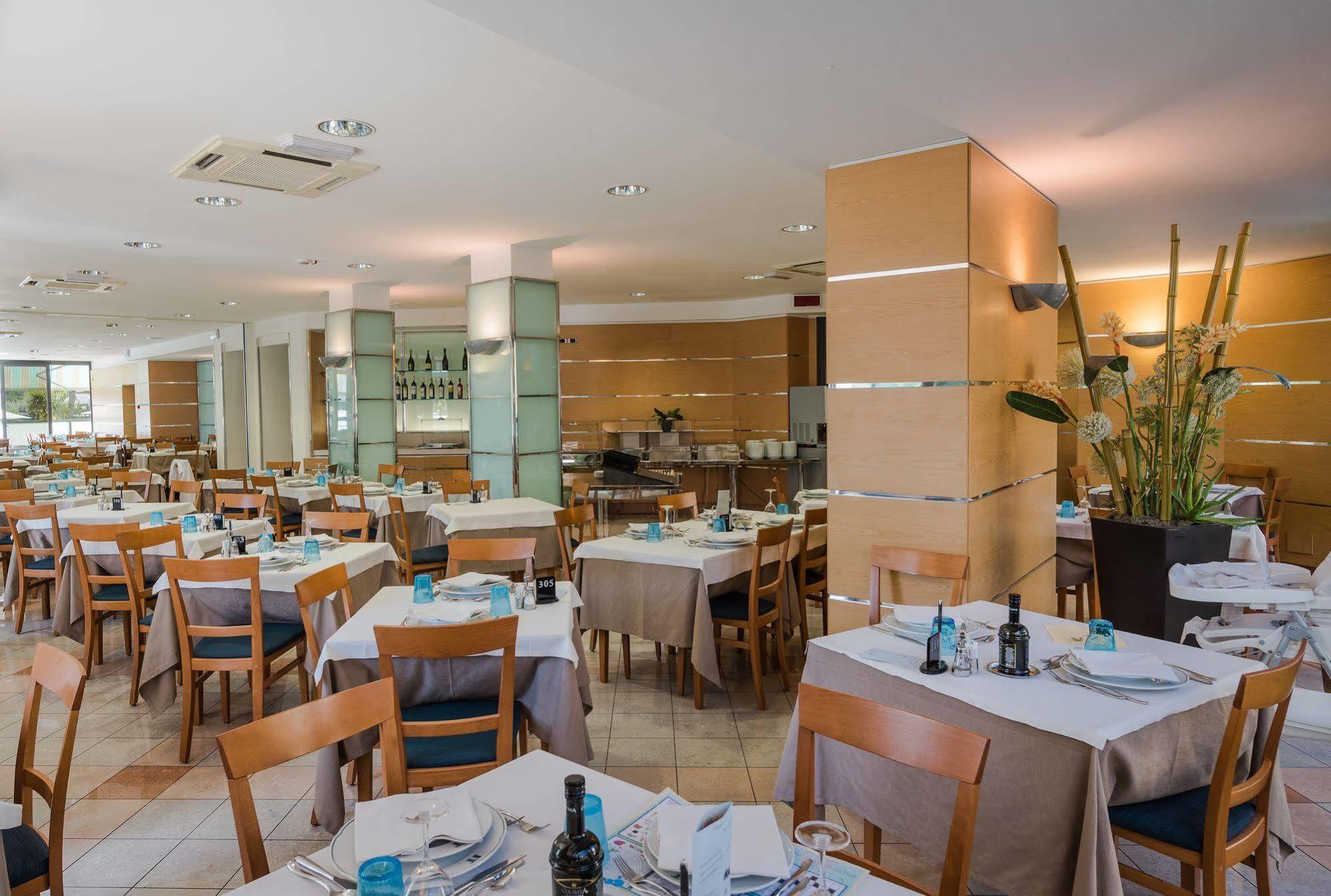 Hotel Taormina Σαν Μπενεντέτο ντελ Τρόντο Εξωτερικό φωτογραφία