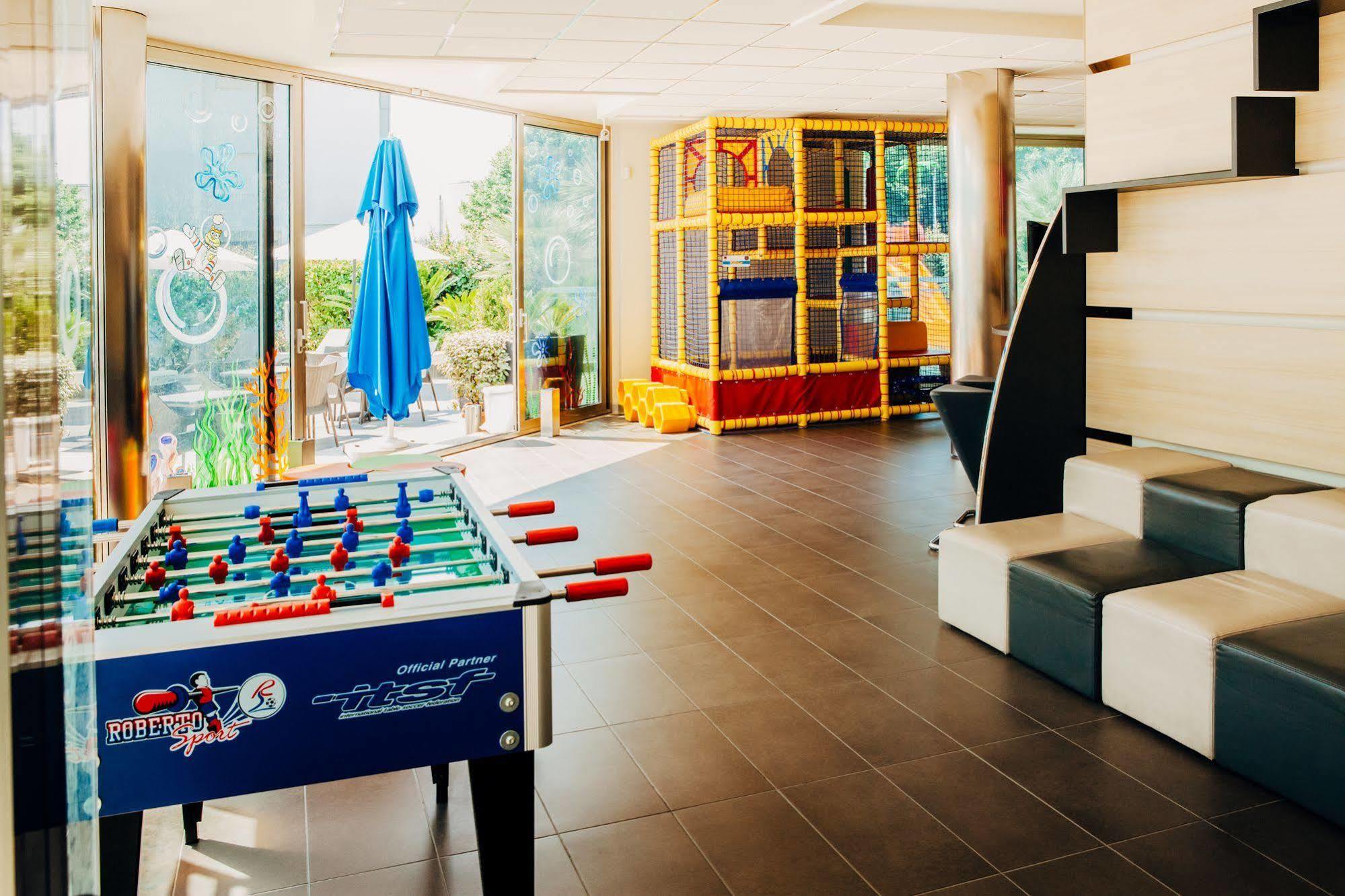 Hotel Taormina Σαν Μπενεντέτο ντελ Τρόντο Εξωτερικό φωτογραφία