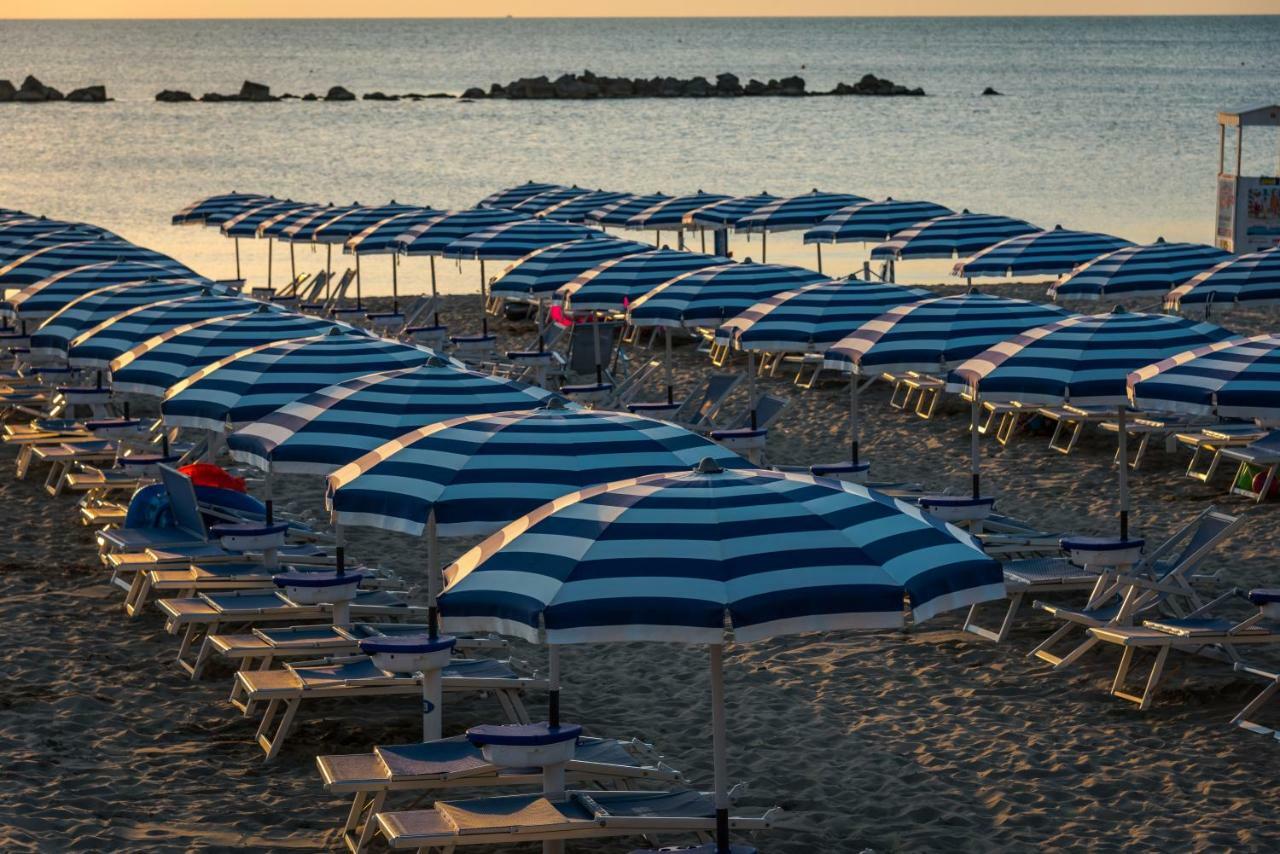 Hotel Taormina Σαν Μπενεντέτο ντελ Τρόντο Εξωτερικό φωτογραφία